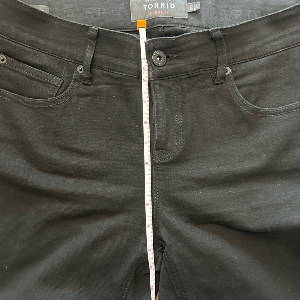 Women's Torrid Black Jeans - Picture 7 of 9